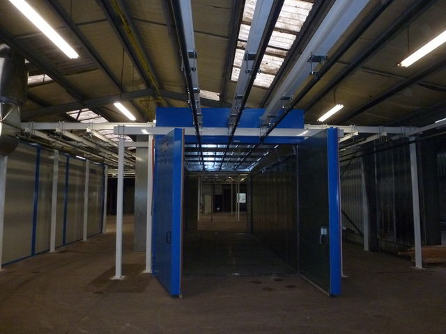 OVERHEAD CONVEYOR FOR PAINTING ROOM