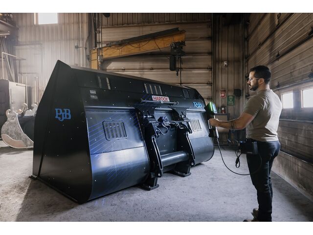 HandySCAN 3D | MAX Series : Portable Metrology-grade Scanner for Large Format 3D Measurements