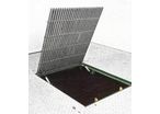 FLOOR HATCH IN COMPOSITE MATERIAL